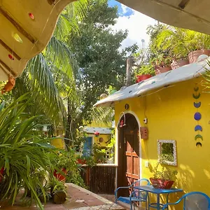 Maison Hotel